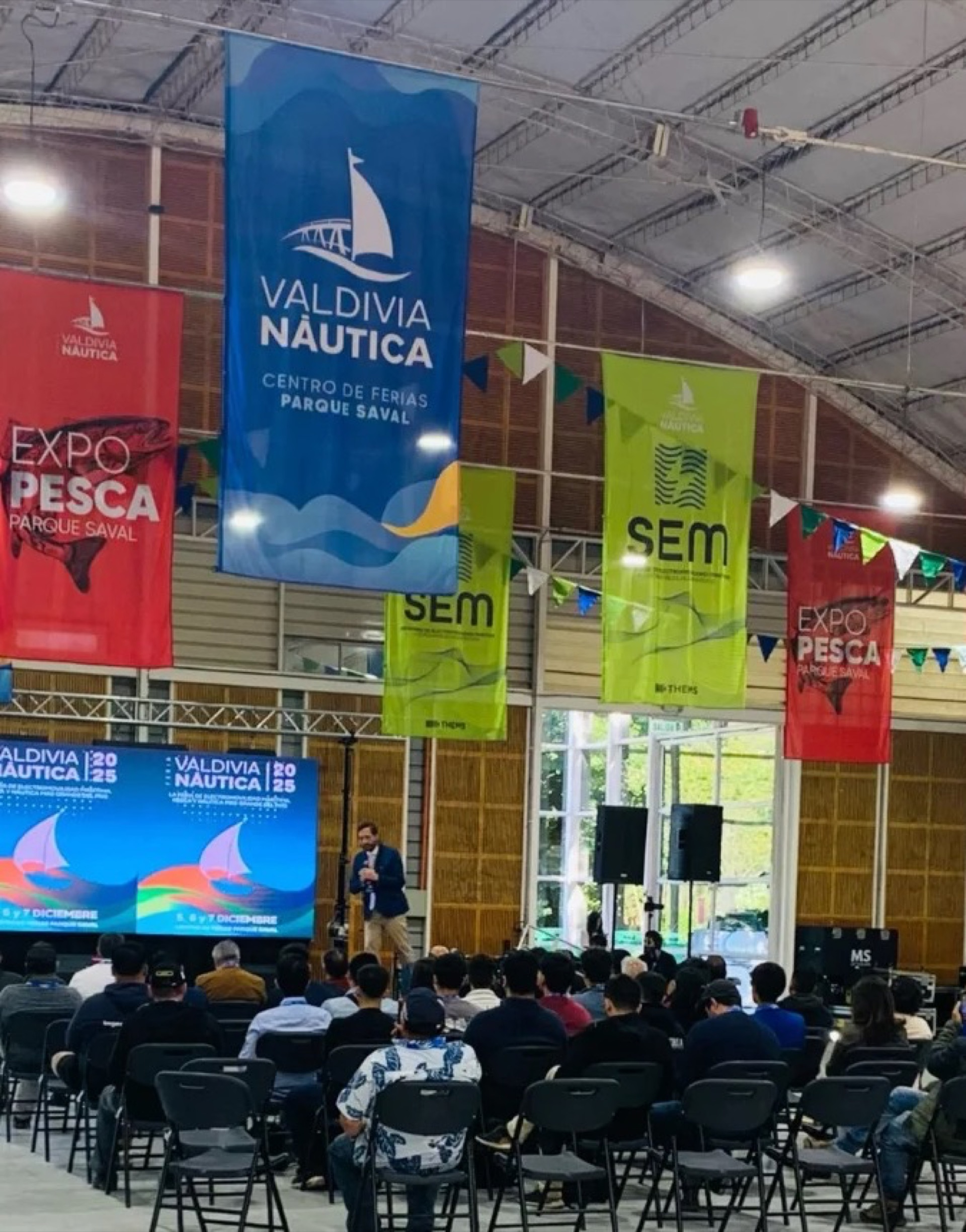 Auditorio y conferencias del Seminario de Electromovilidad Marítima SEM en Parque Saval