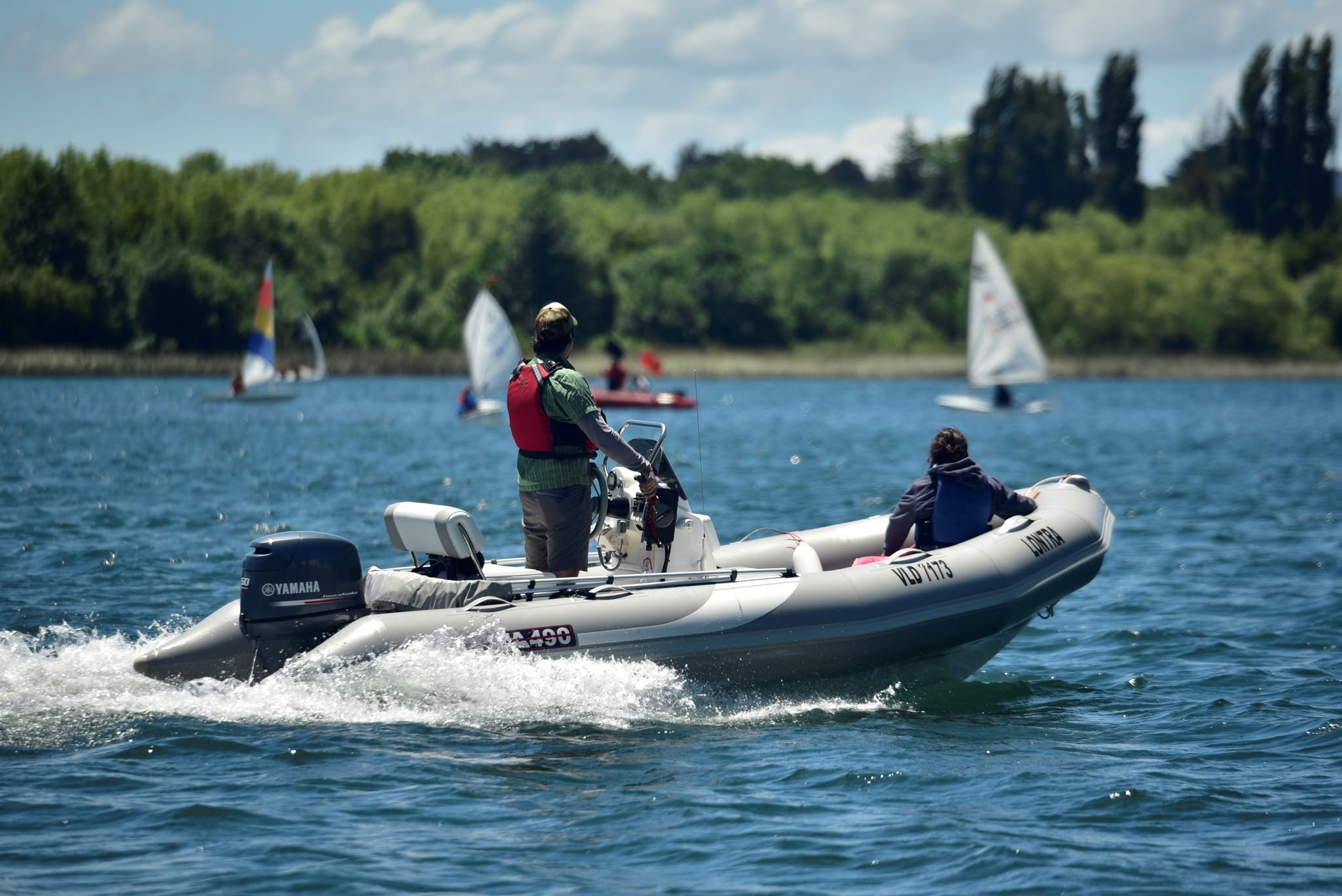 Embarcaciones y navegación fluvial en Valdivia
